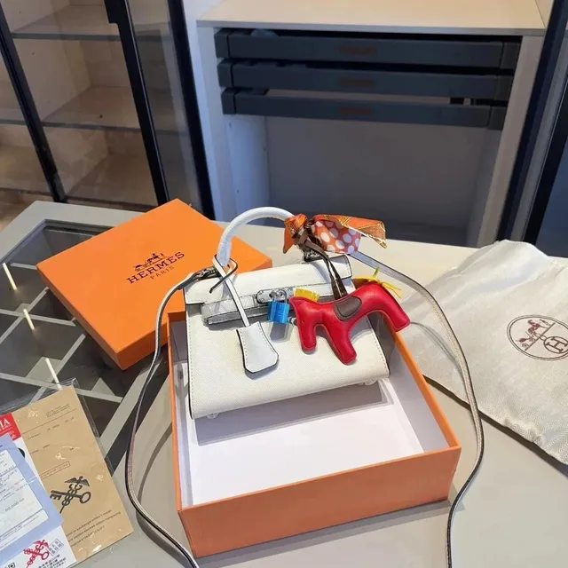 Hermès Kelly Pochette Epsom Leather with Rodeo Charm