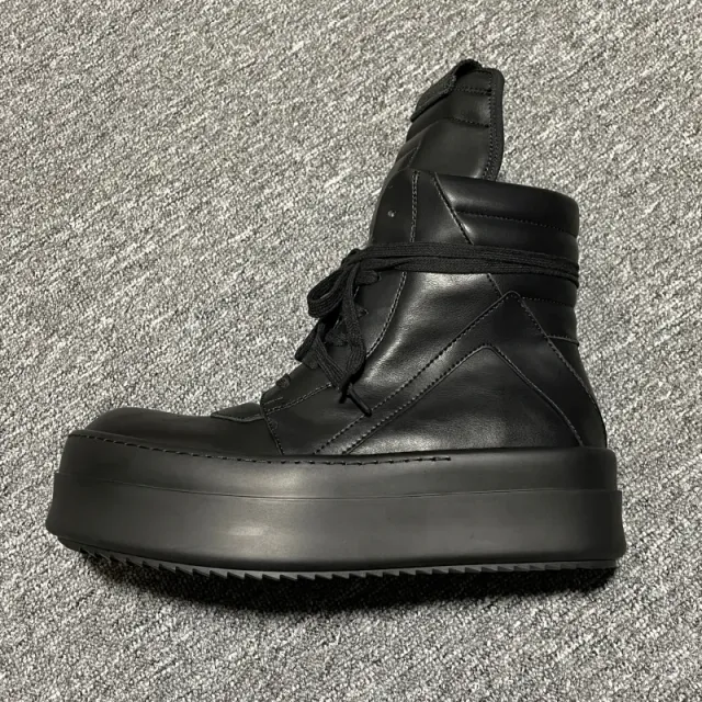 纯黑高帮皮面厚底