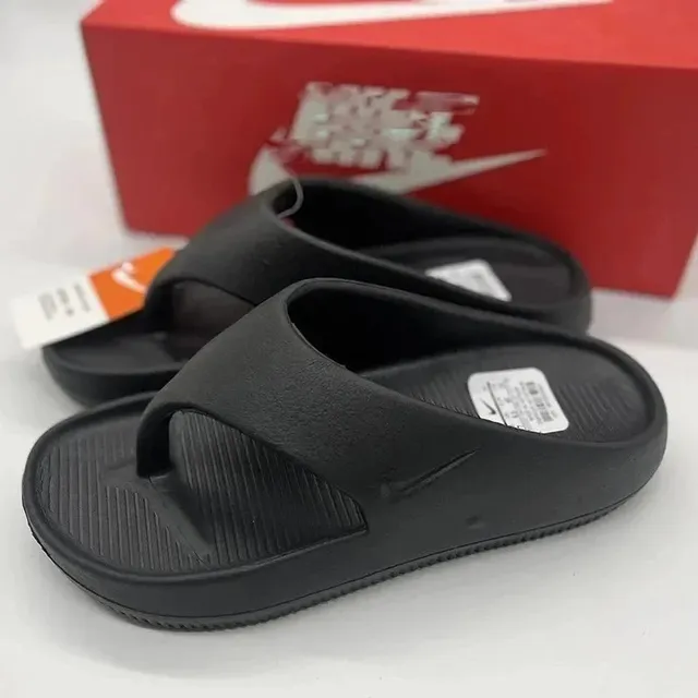 Nike Victori One Triple Black