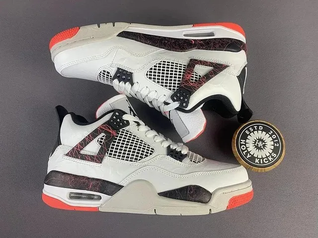 Air Jordan 4 Fire Red