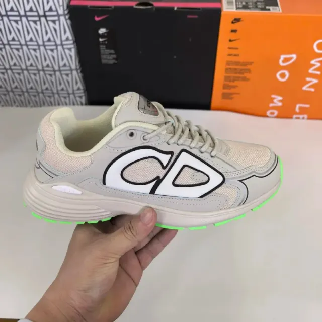 米色绿底