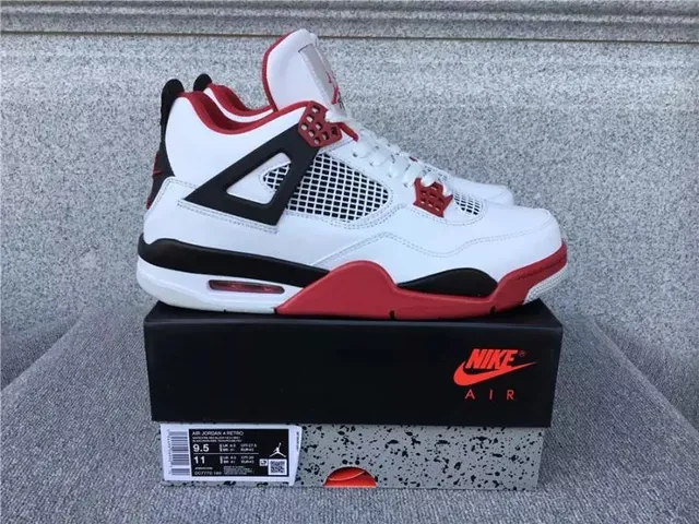 Air Jordan 4 Retro Bred