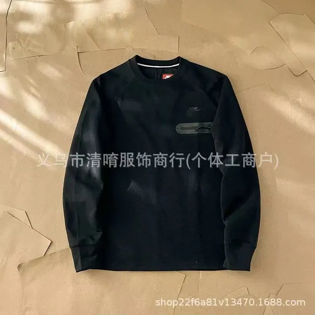 黑色卫衣