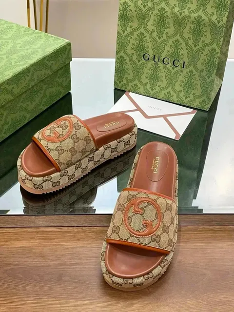 Gucci sandals slippers