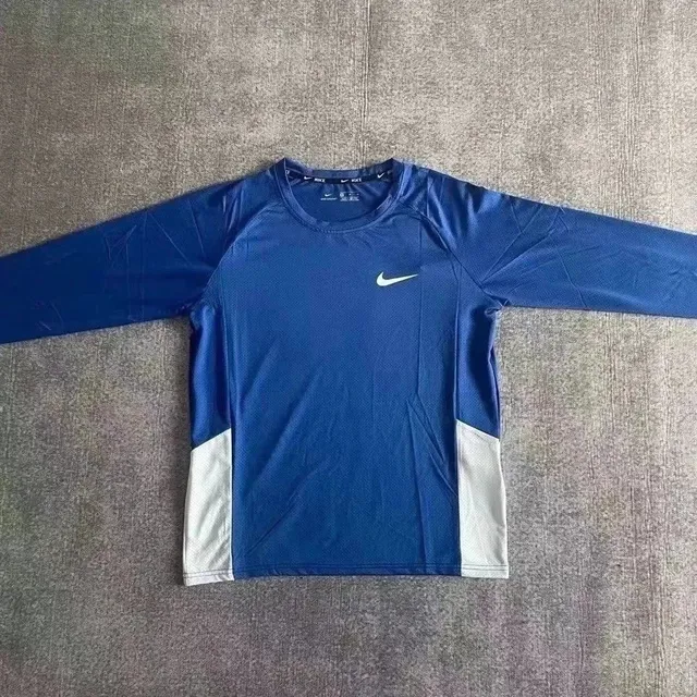 Nike Tech Fleece Long Sleeve Navy/White