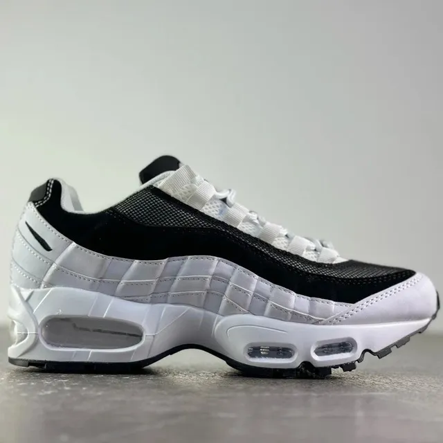 Nike Air Max 95 Essential