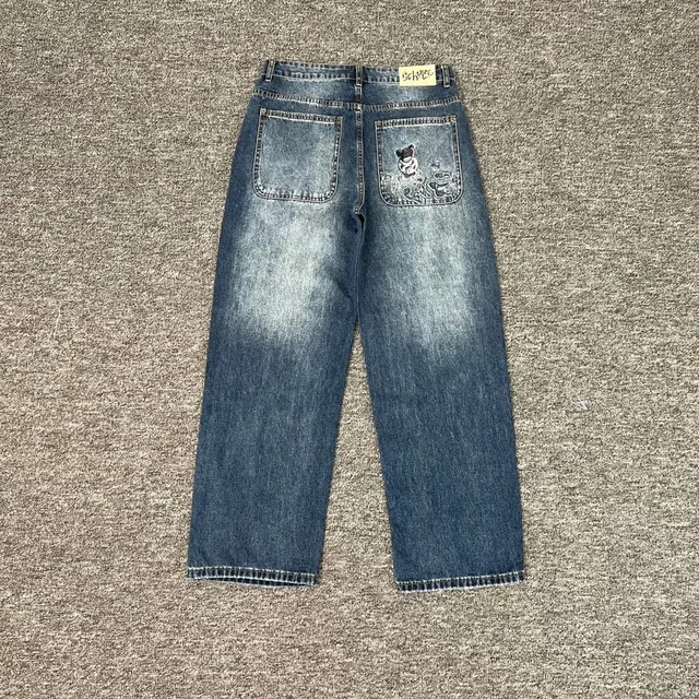 Derschutze Embroidered Back Pocket Jeans