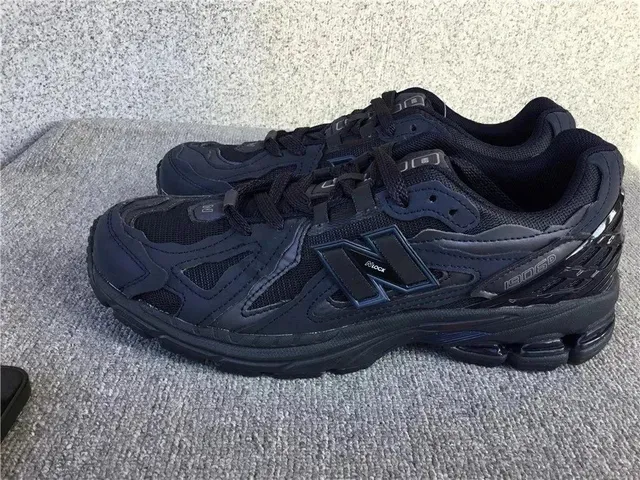 New Balance 1906R Triple Black