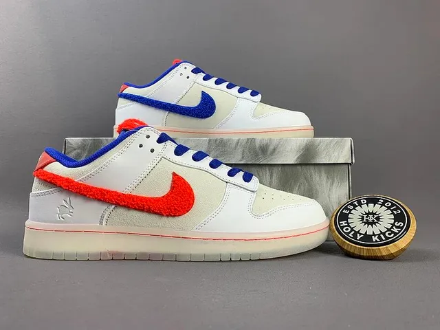 Nike Dunk Low Holy Kicks Rabbit