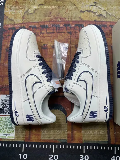 Nike Air Force 1 Low Navy Outline