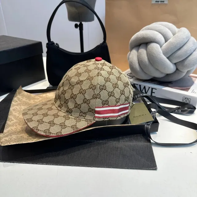 Gucci Baseball Cap GG Supreme