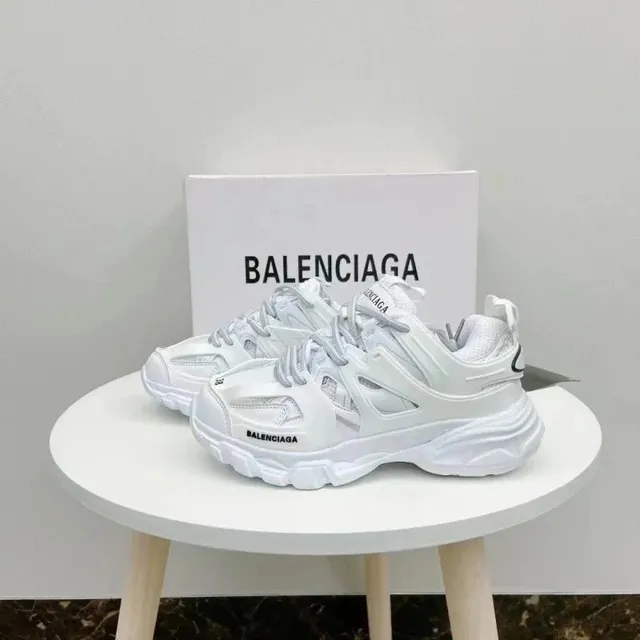 Balenciaga Triple S Triple White