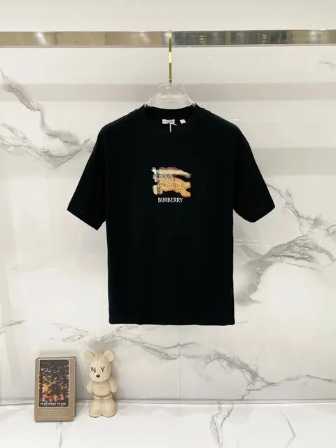 Burberry Graphic T-Shirt Equestrian Knight Logo