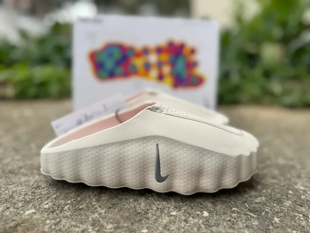 Nike VaporMax Plus Slide Light Bone