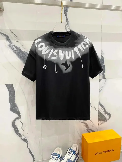 Louis Vuitton T-Shirt Painted Logo