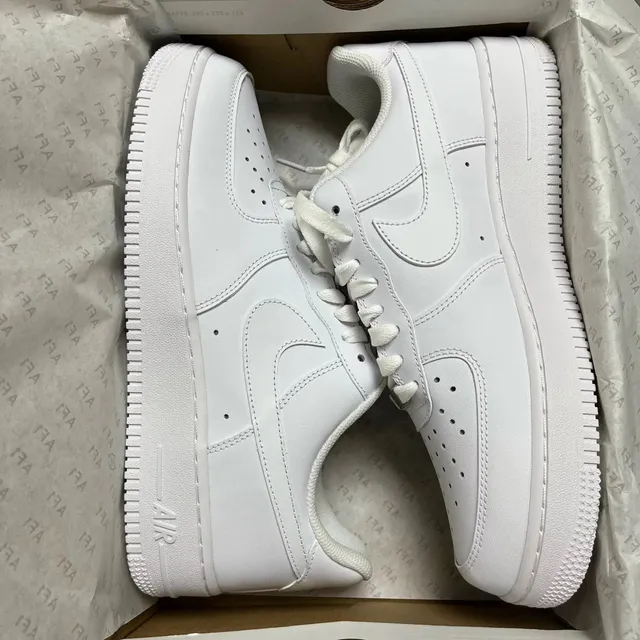 Nike Air Force 1 Low Triple White