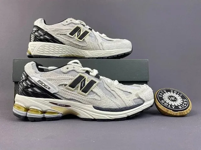 New Balance 1906R Grey Black Gold
