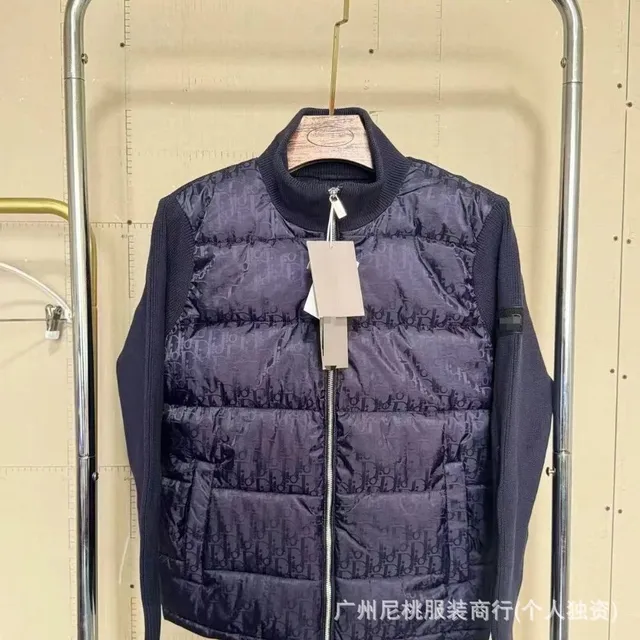 D家蓝色
