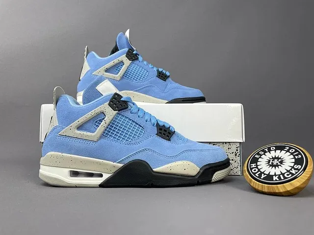 Air Jordan 4 University Blue