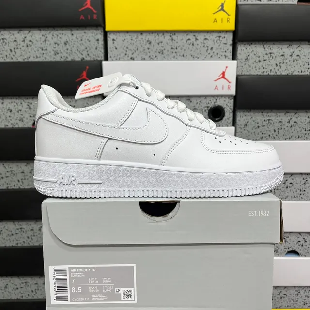 Nike Air Force 1 '07 Low Triple White
