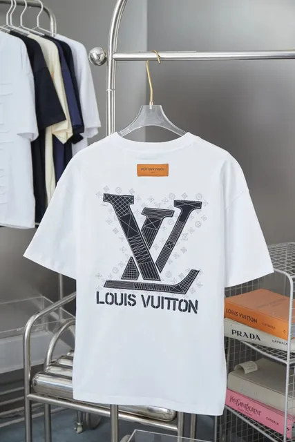 L*ouis Vuit*ton
