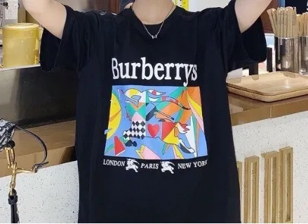 Burberry Graphic Print T-Shirt London Paris New York