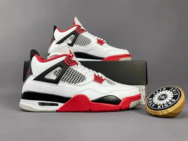 Air Jordan 4 Fire Red