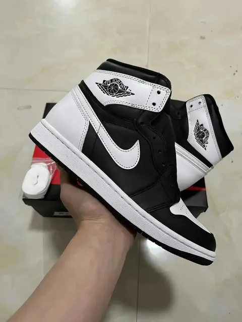 Air Jordan 1 High Bred Toe