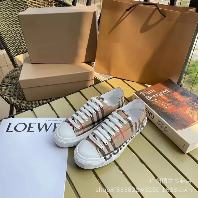 Burberry Canvas Sneaker Vintage Check