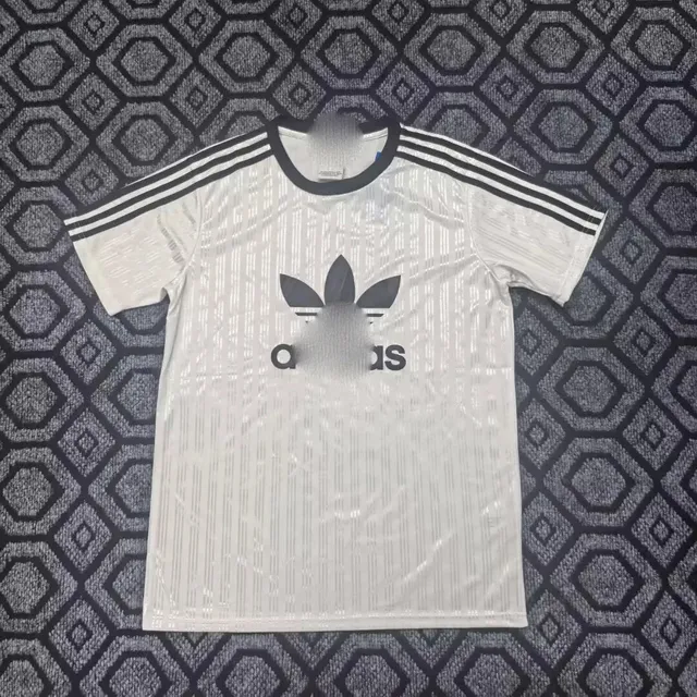 经典大荷花三叶白