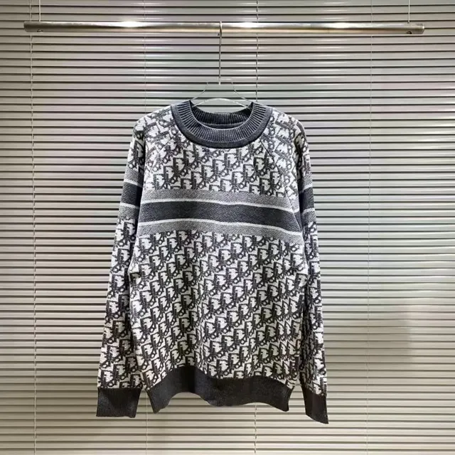 灰色(条纹字母)