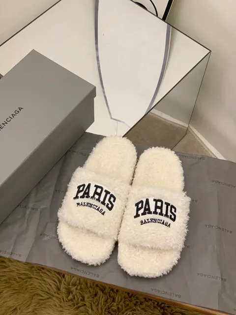 Balenciaga Paris Slides Fuzzy Logo