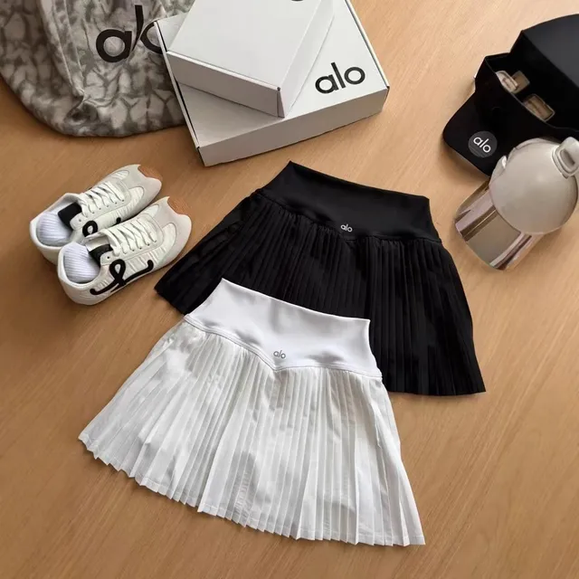 Alo Yoga Pleated Tennis Skirt Classic Fit