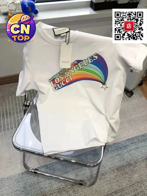 Gucci T-Shirt Souvenir from Los Angeles Rainbow Print