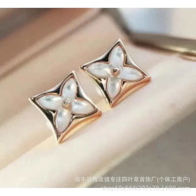 Louis Vuitton Four-Leaf Clover Earrings Mother-of-Pearl