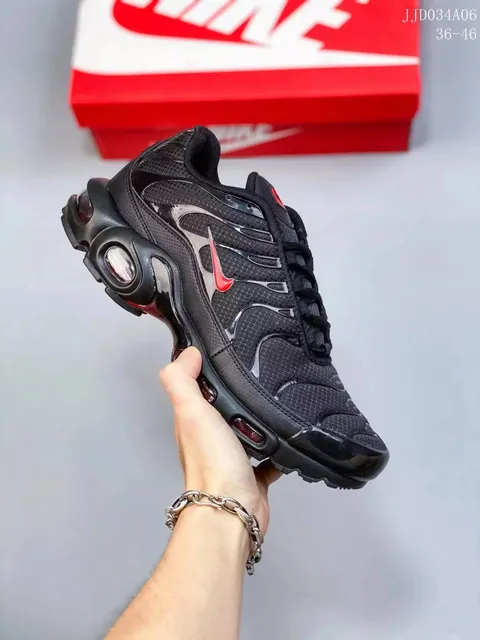 Nike Air Max Plus Triple Black Red