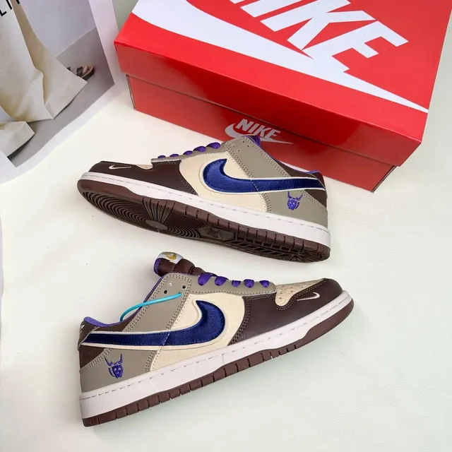 Nike SB Dunk Low Travis Scott
