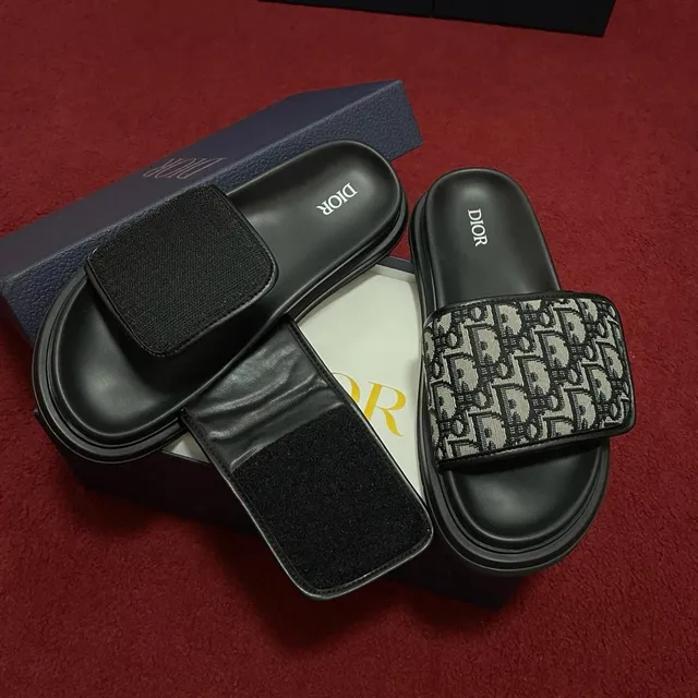 翻盖黑白拖