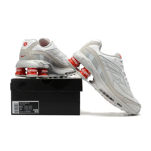 Nike Shox R4 Supreme