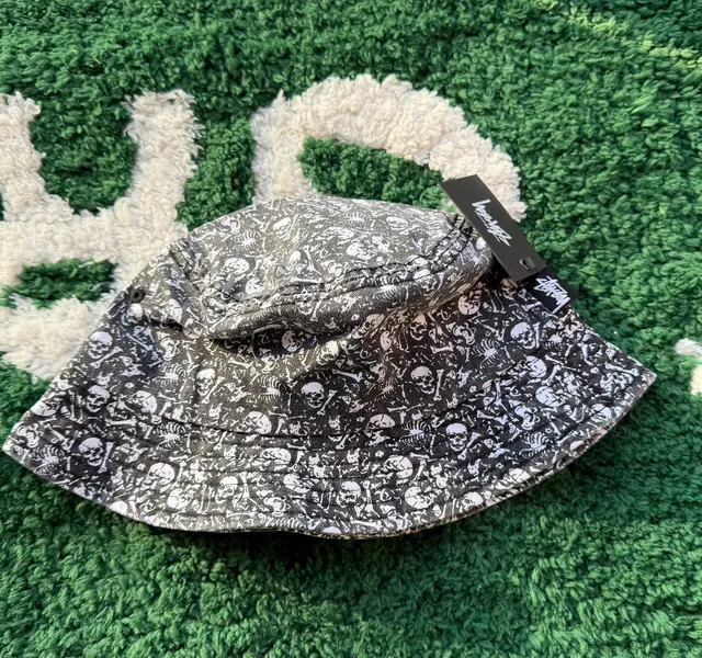 Stüssy Bucket Hat Skull Print