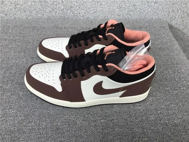 Air Jordan 1 Low Mocha