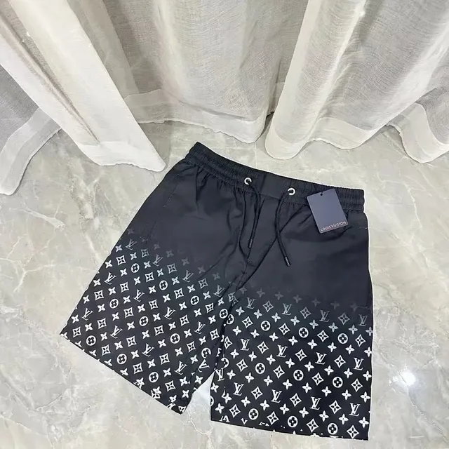 黑色E