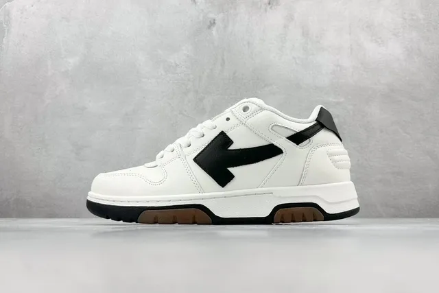 Off-White Chunky Runner Arrow Logo