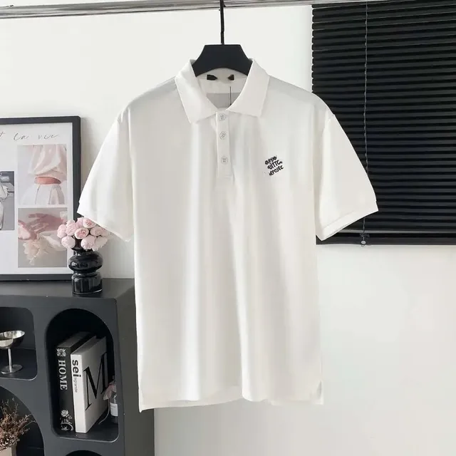 01驴家胸前经典字母绣花
