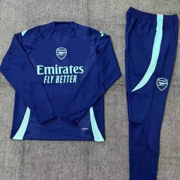 Adidas × Arsenal sets