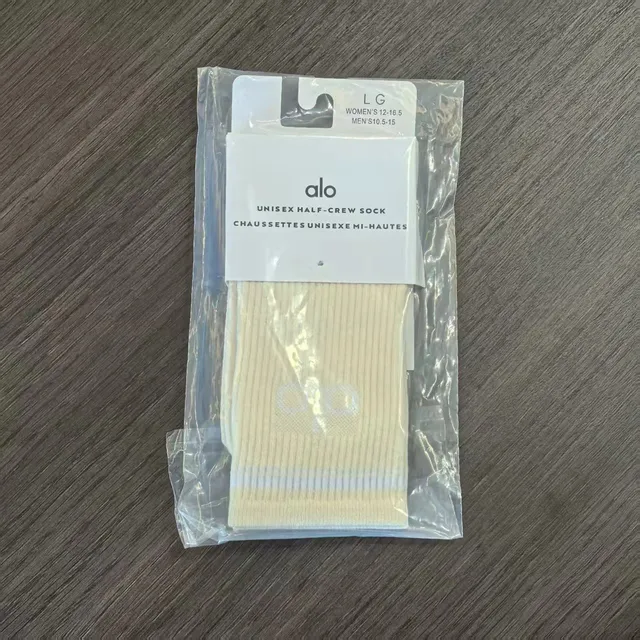 alo长筒米色