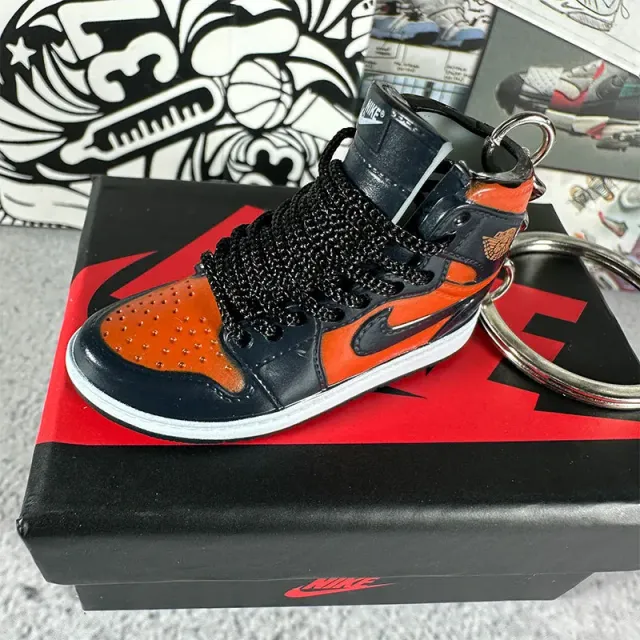 54. small buckle + box
