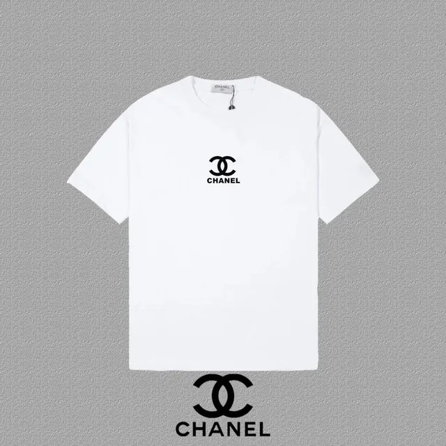 Chanel T-Shirt CC Logo
