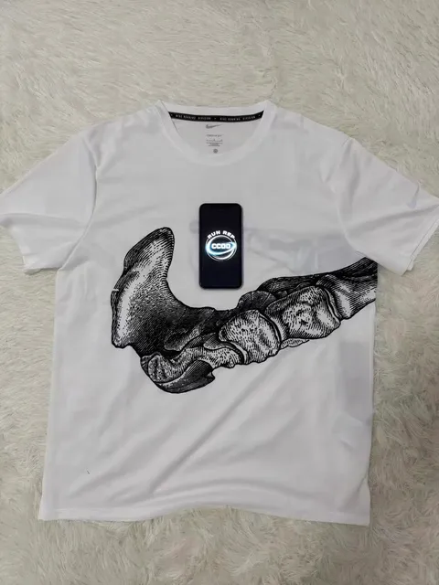 白色短袖