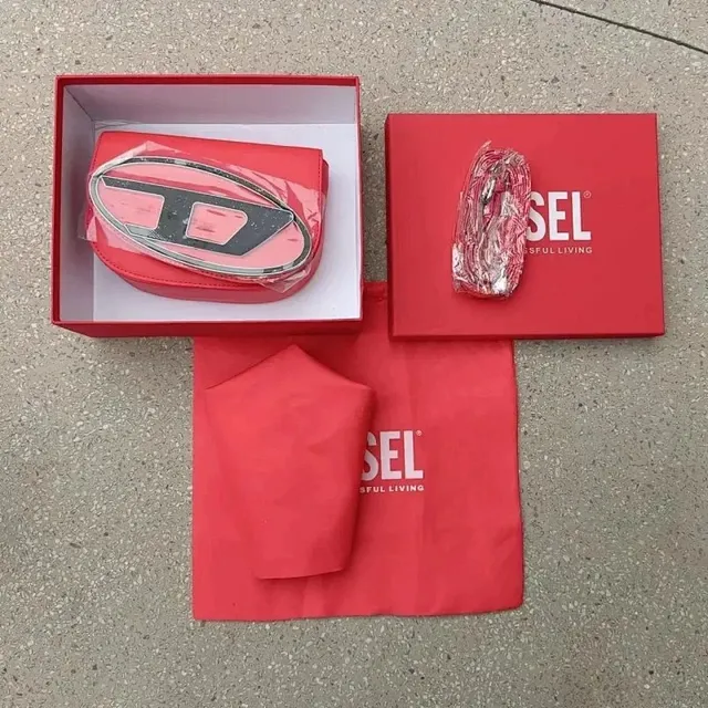 Diesel 红色
